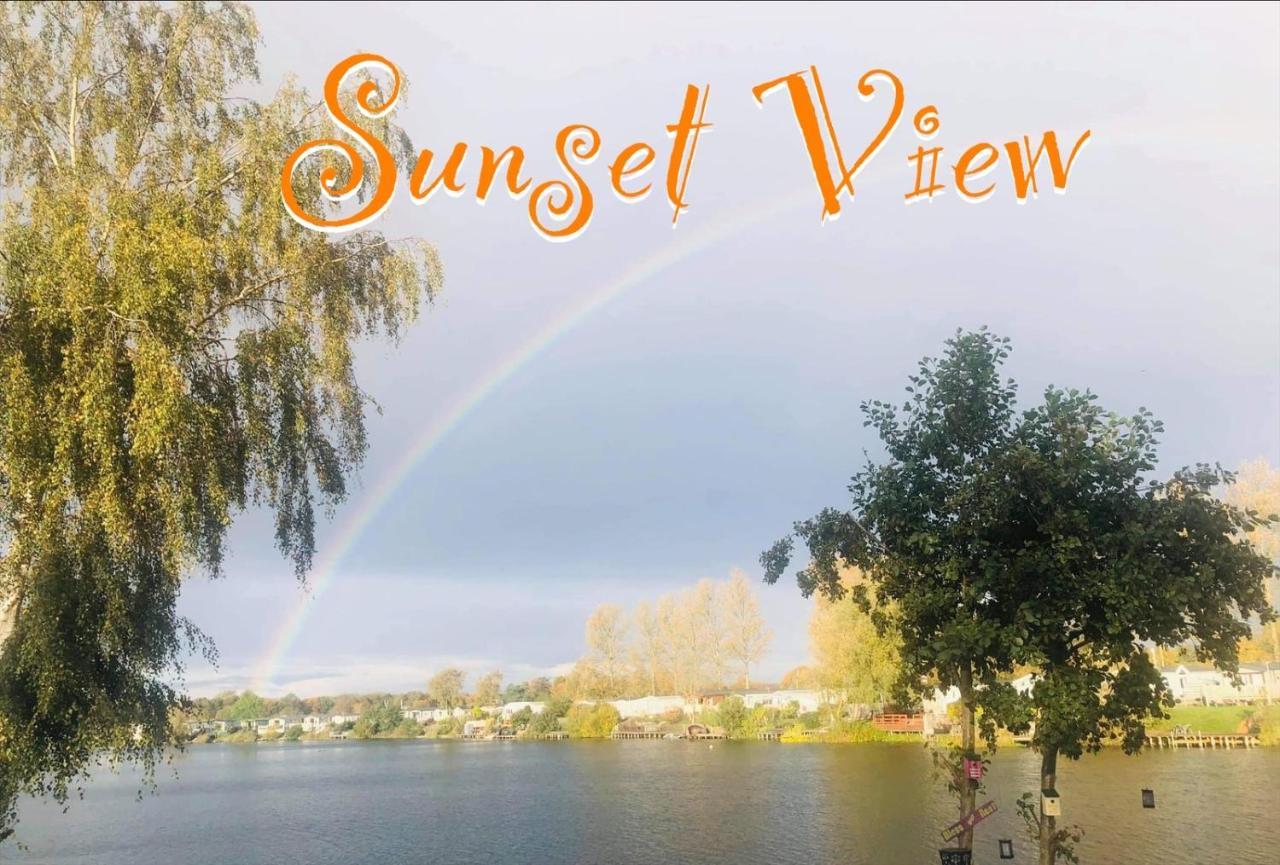 Tattershall Lakes Sunset View Caravan Lakeside, Hot Tub, Garden, Private Fishing Peg & Wifi Esterno foto