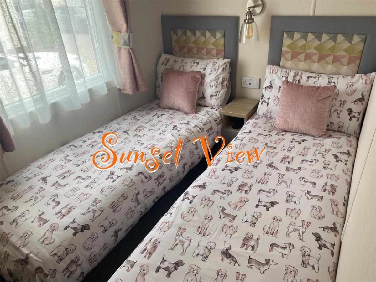 Tattershall Lakes Sunset View Caravan Lakeside, Hot Tub, Garden, Private Fishing Peg & Wifi Esterno foto
