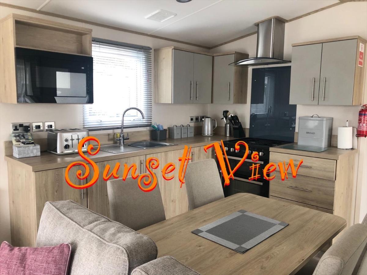 Tattershall Lakes Sunset View Caravan Lakeside, Hot Tub, Garden, Private Fishing Peg & Wifi Esterno foto