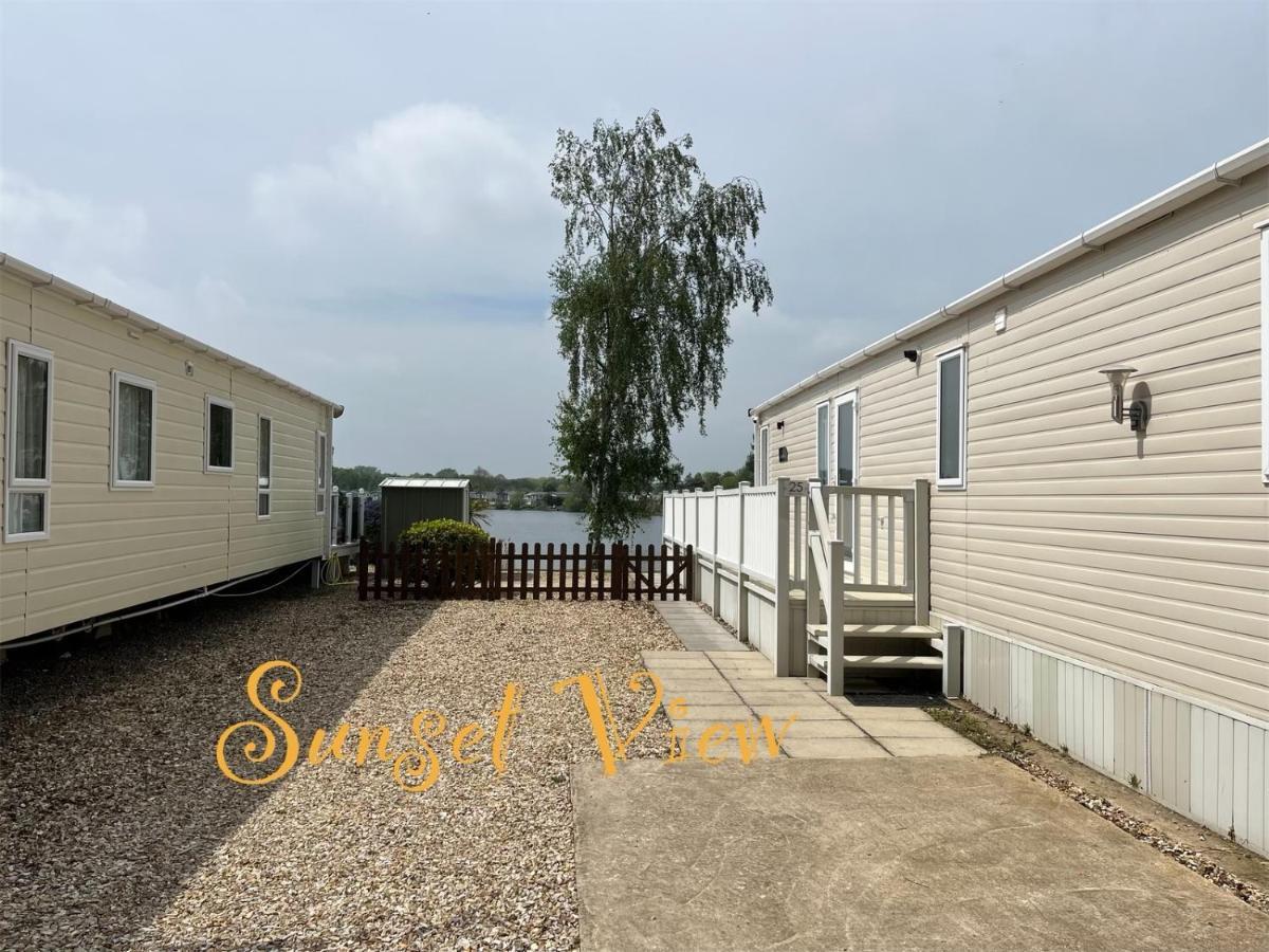 Tattershall Lakes Sunset View Caravan Lakeside, Hot Tub, Garden, Private Fishing Peg & Wifi Esterno foto
