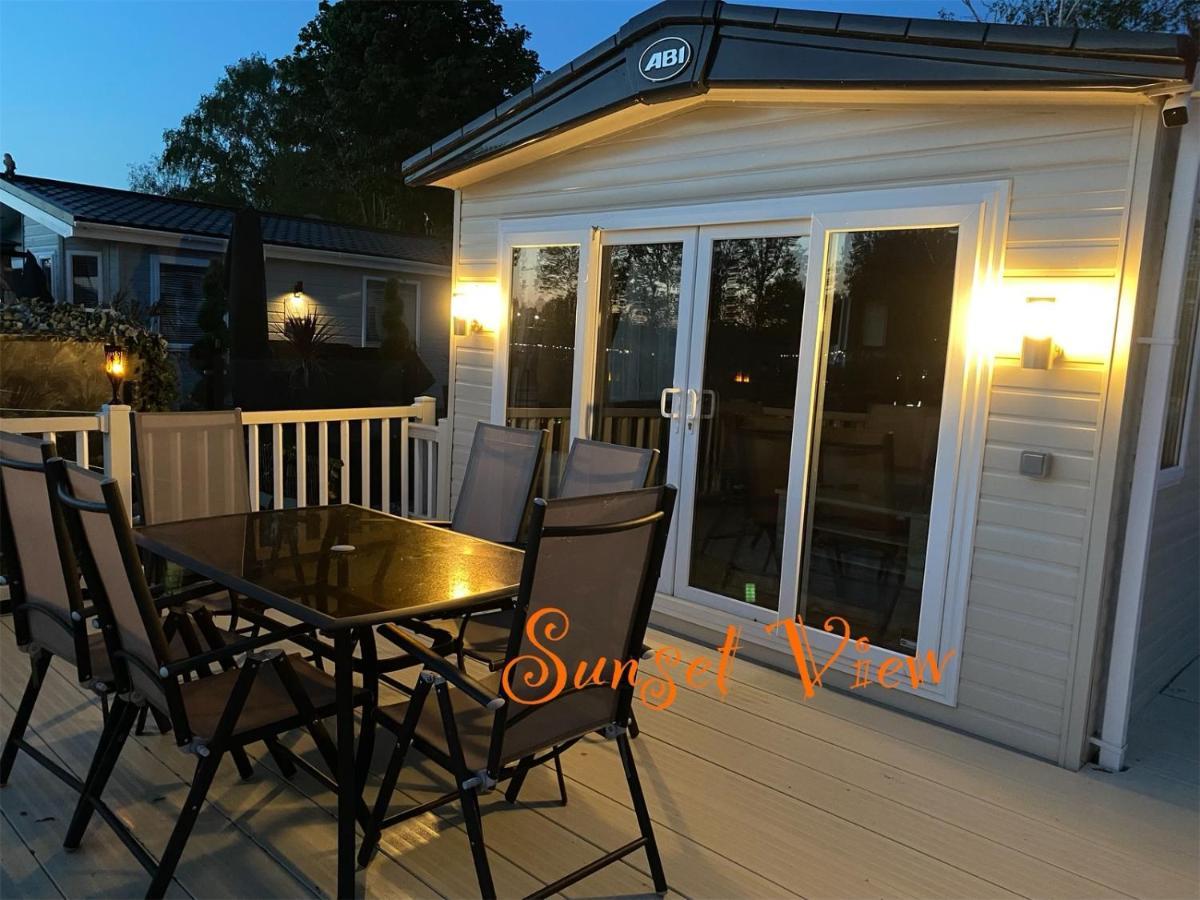 Tattershall Lakes Sunset View Caravan Lakeside, Hot Tub, Garden, Private Fishing Peg & Wifi Esterno foto