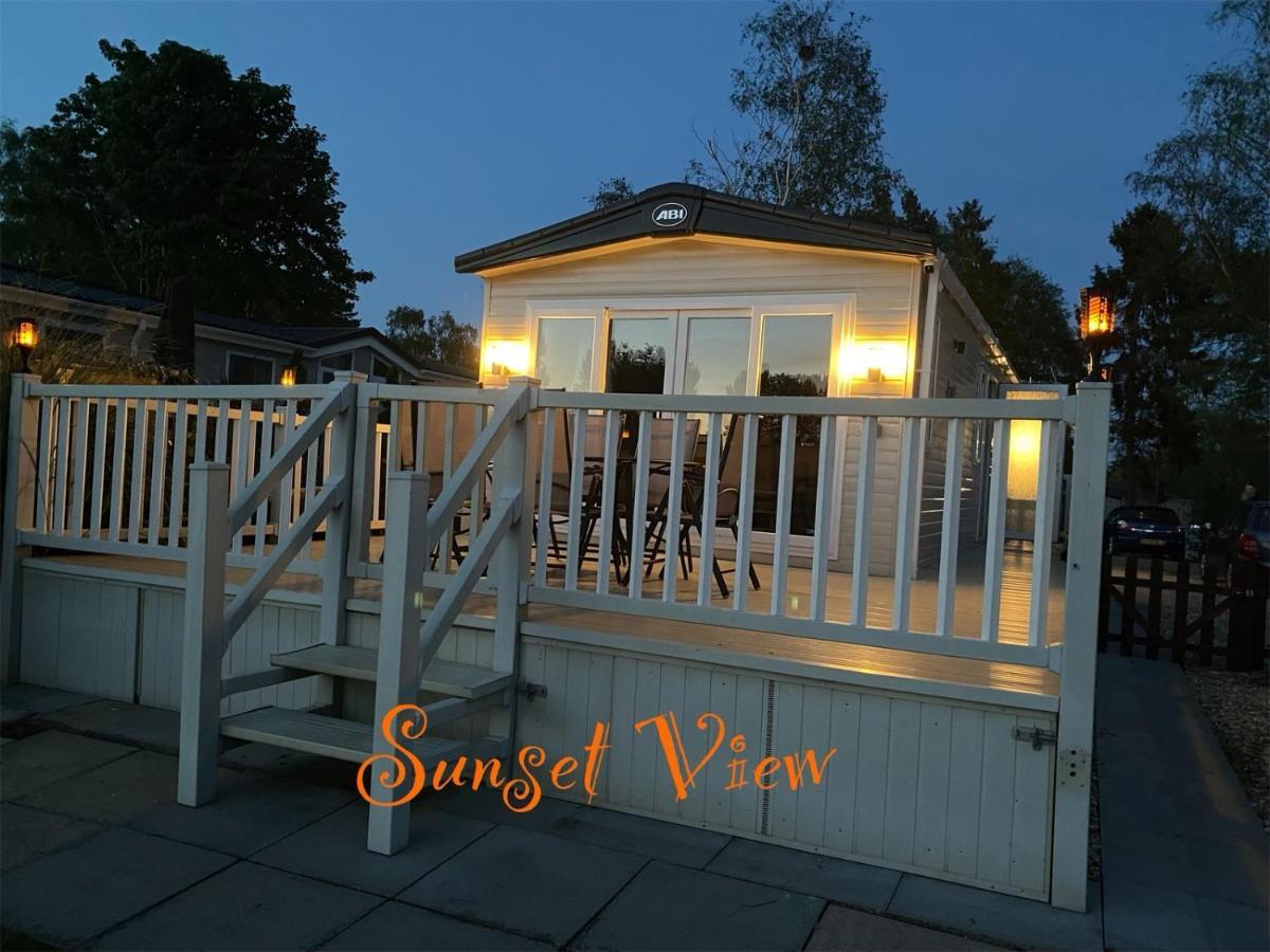 Tattershall Lakes Sunset View Caravan Lakeside, Hot Tub, Garden, Private Fishing Peg & Wifi Esterno foto
