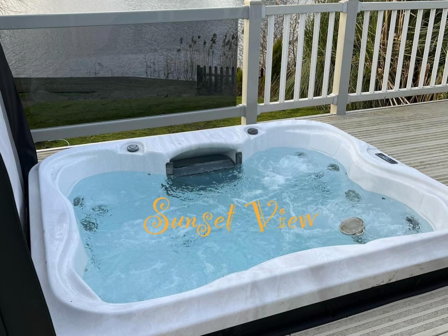 Tattershall Lakes Sunset View Caravan Lakeside, Hot Tub, Garden, Private Fishing Peg & Wifi Esterno foto