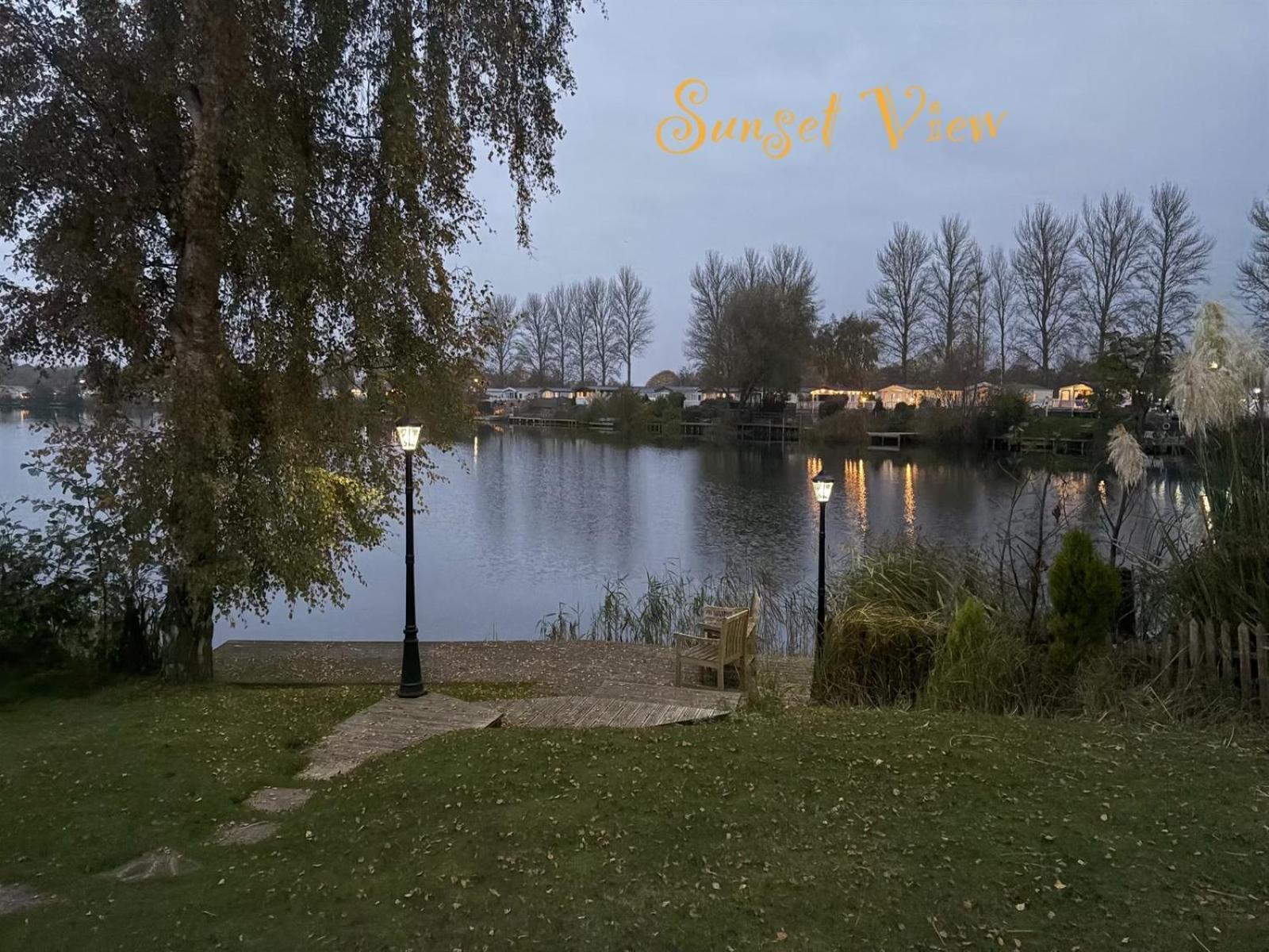 Tattershall Lakes Sunset View Caravan Lakeside, Hot Tub, Garden, Private Fishing Peg & Wifi Esterno foto