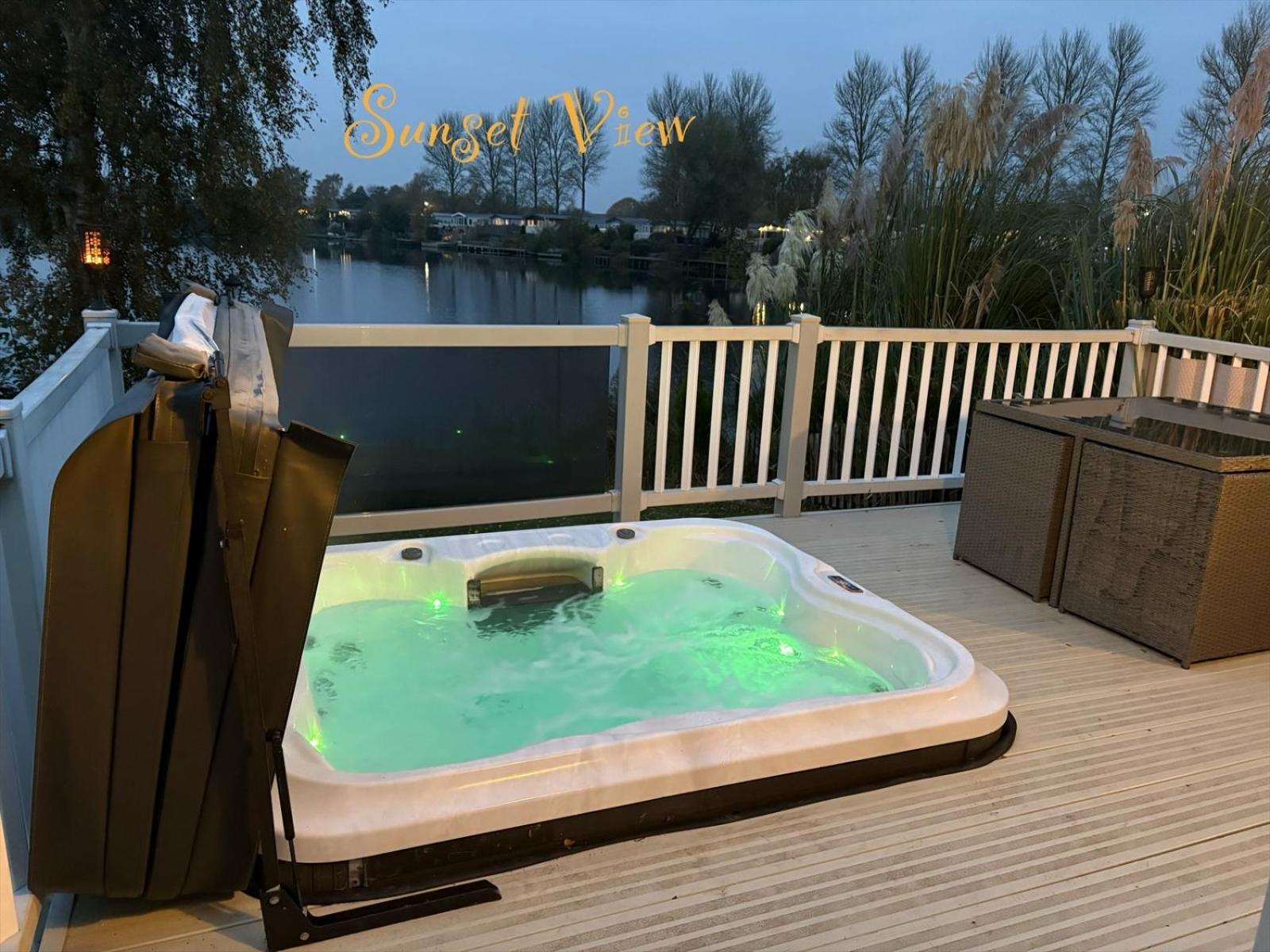 Tattershall Lakes Sunset View Caravan Lakeside, Hot Tub, Garden, Private Fishing Peg & Wifi Esterno foto