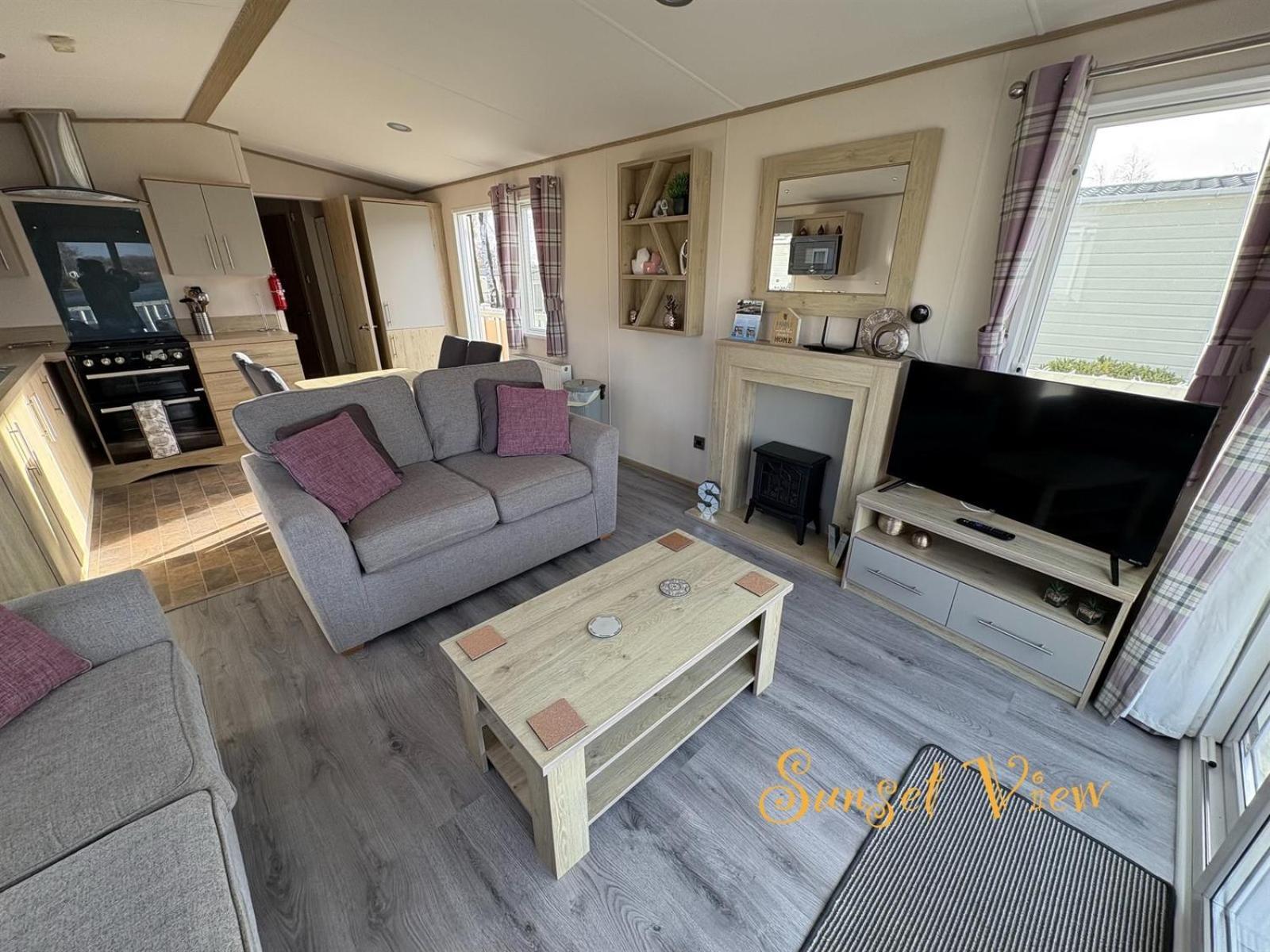 Tattershall Lakes Sunset View Caravan Lakeside, Hot Tub, Garden, Private Fishing Peg & Wifi Esterno foto